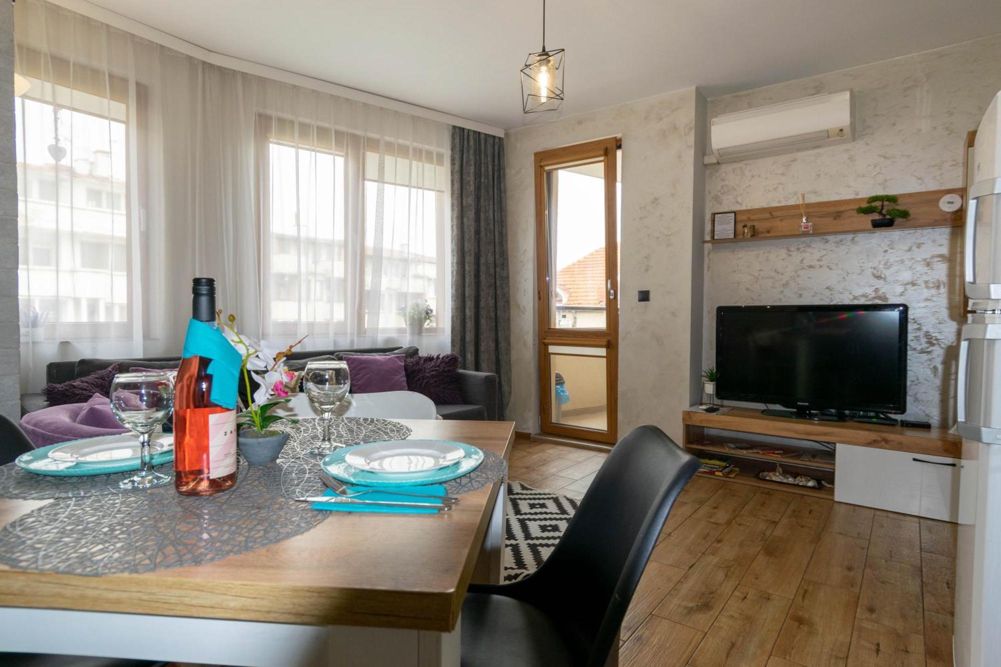 Joy Apartment Burgas Center Private Parking Kültér fotó